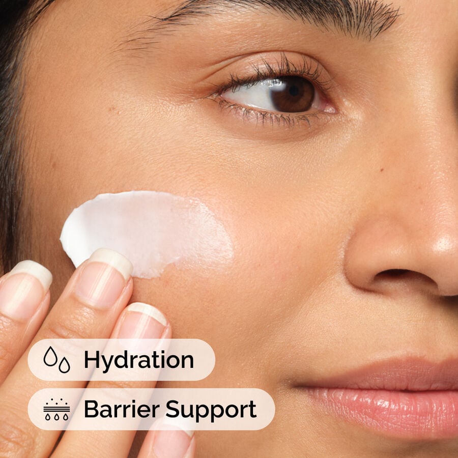 natural-moisturizing-factors-ha-v8 ord-natural-moisturizing-factors-ha-model-application-with-benefits.jpg